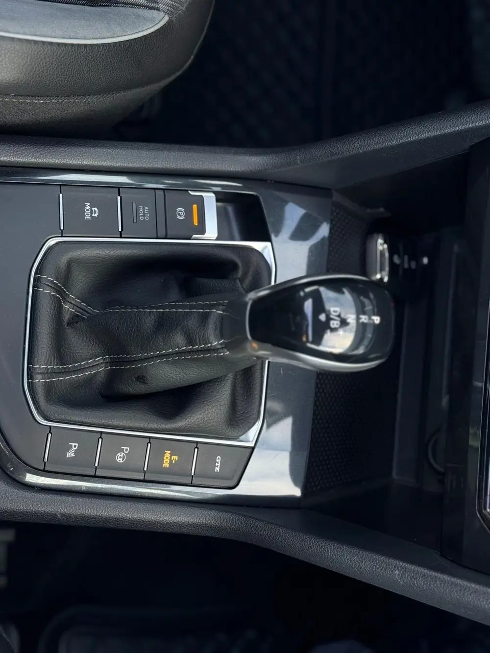 Volkswagen Tiguan 1.4 TSI eHybrid R-Line Pano uit 2021, foto 20