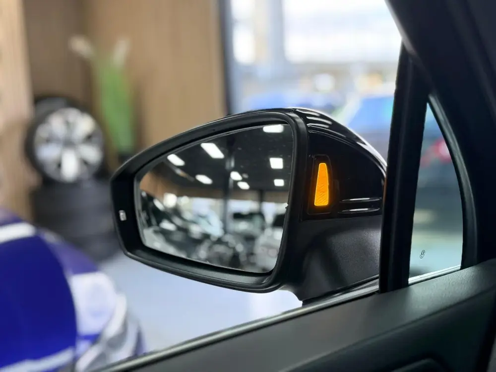 Volkswagen Tiguan 1.4 TSI eHybrid R-Line Pano uit 2021, foto 9