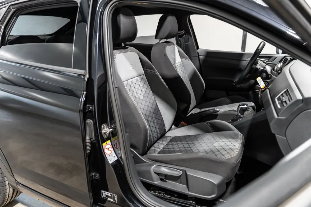 Volkswagen Taigo 1.0 TSI R-line DSG Pano Led Navi Cruise uit 2022, foto 17