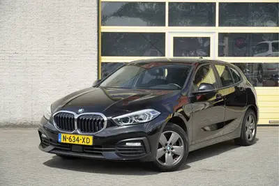 BMW 1-serie 118i Automaat 5drs Business Edition BJ2022 uit 2022