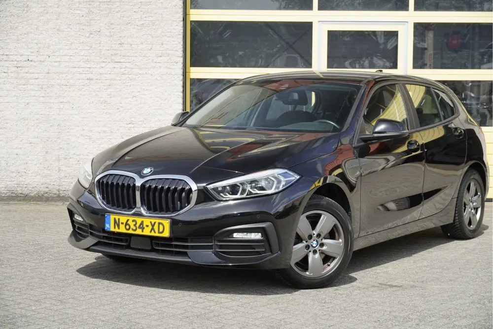 BMW 1-serie 118i Automaat 5drs Business Edition BJ2022 uit 2022, foto 3