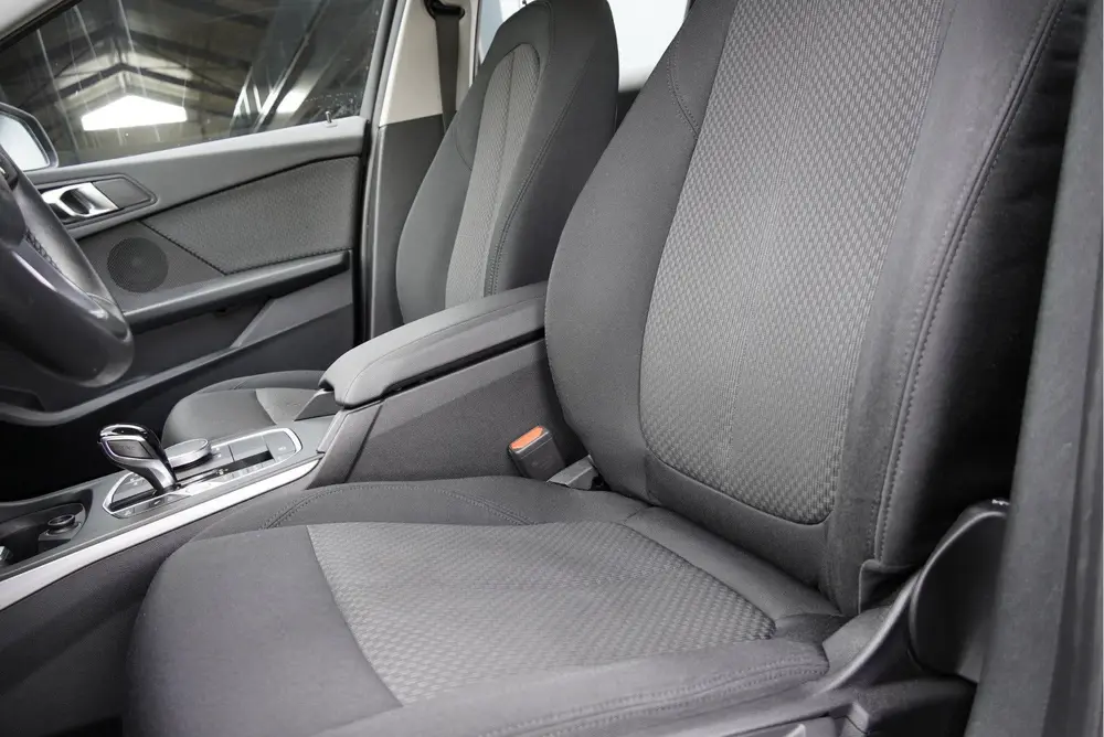BMW 1-serie 118i Automaat 5drs Business Edition BJ2022 uit 2022, foto 9