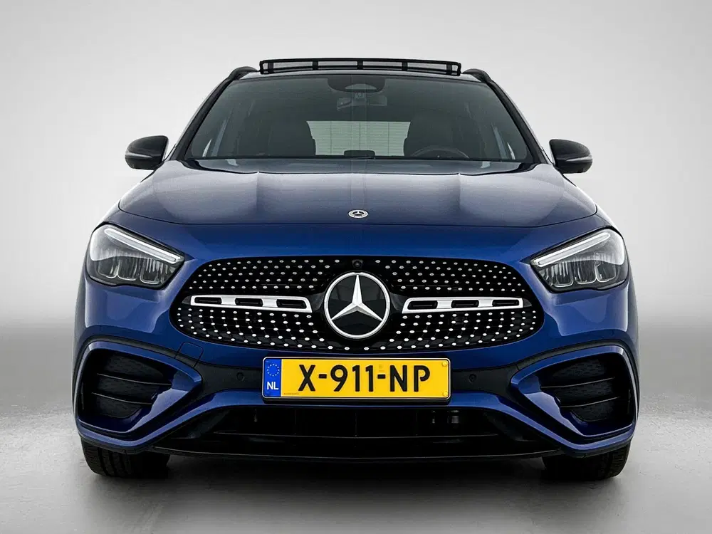 Mercedes-Benz GLA 180 AMG Line uit 2024, foto 20