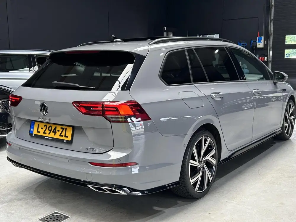 Volkswagen Golf Variant 1.5 DSG AUTOM. 150pk eTSI R-Line PAN uit 2021, foto 2
