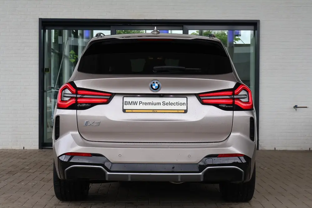 BMW iX3 uit 2022, foto 4