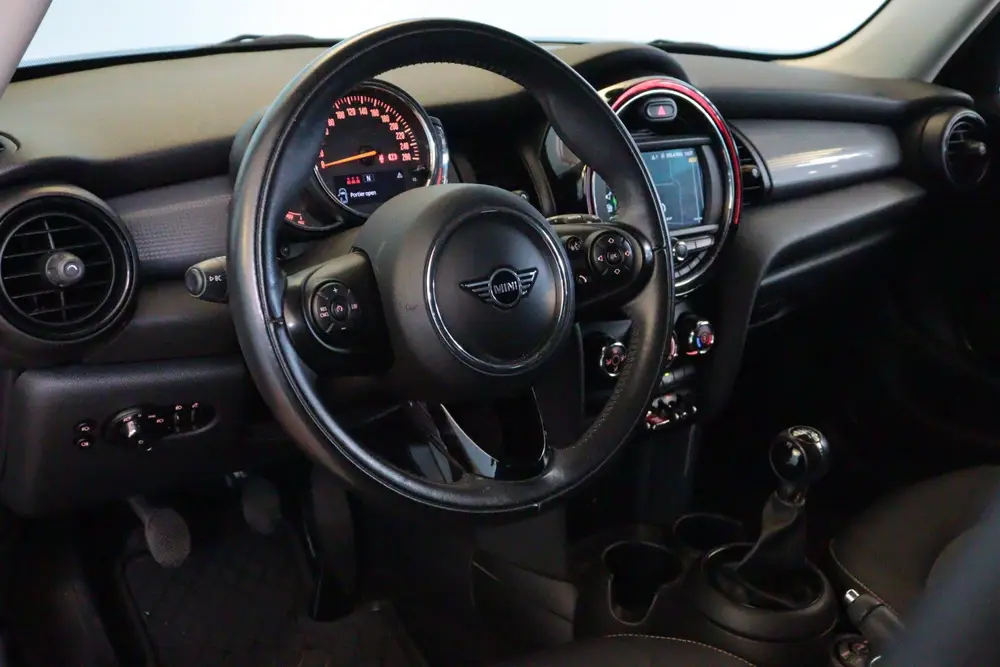 Mini Cooper 1.5 Cooper Business Edition uit 2019, foto 4