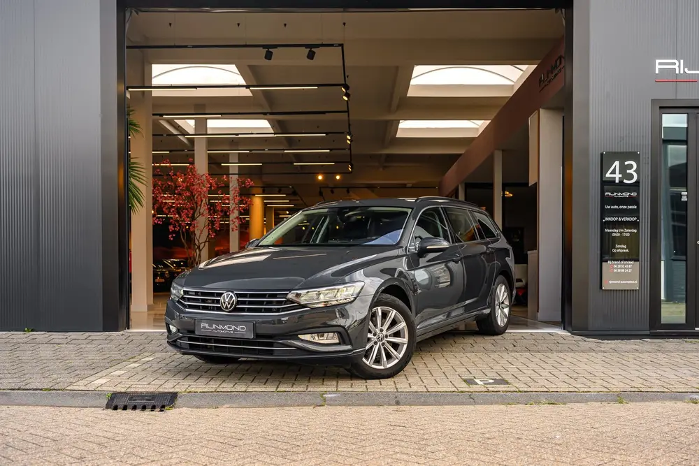 Volkswagen Passat Variant 1.5 TSI Business Plus Pro | Acc | uit 2020