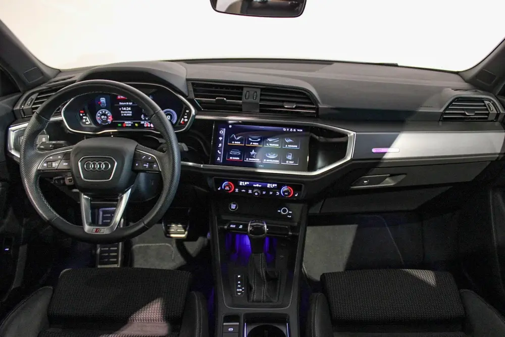 Audi Q3 35 TFSI S edition PANO uit 2023, foto 11
