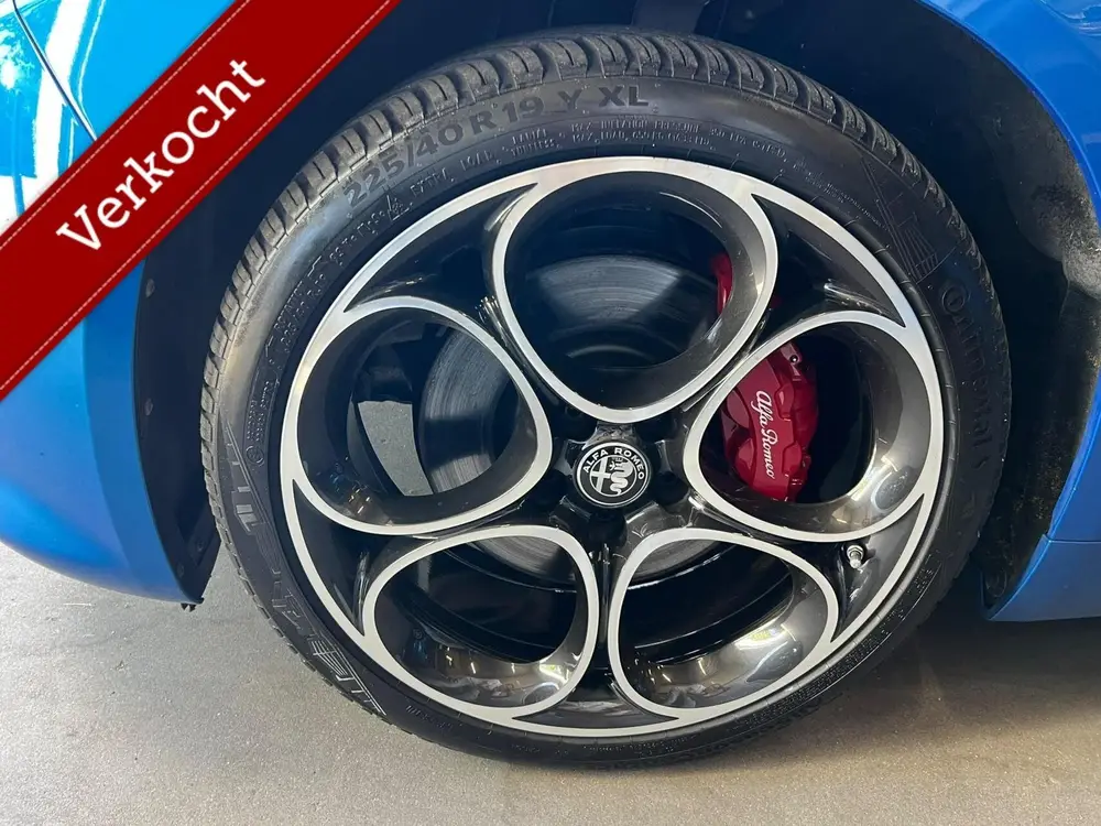 Alfa Romeo Giulia 2.0t Q4 Veloce, my22, 18dkm, Pano, Misano! uit 2022, foto 14