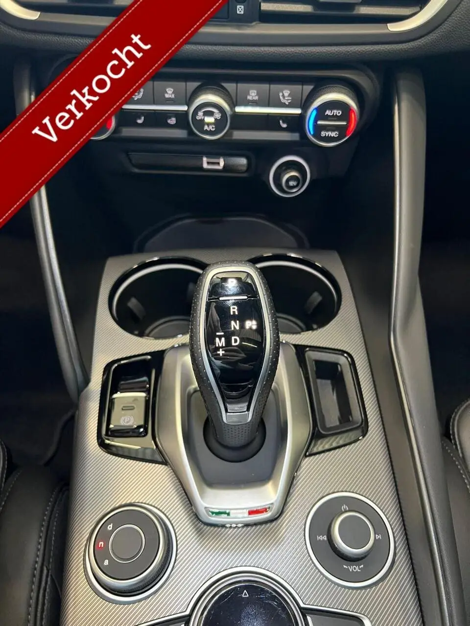 Alfa Romeo Giulia 2.0t Q4 Veloce, my22, 18dkm, Pano, Misano! uit 2022, foto 17