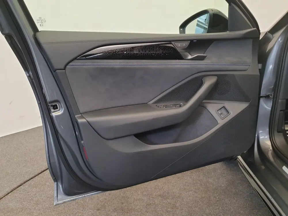 Volkswagen Passat Variant 1.5 eHybrid 272pk DSG/AUT R-Line E uit 2025, foto 20