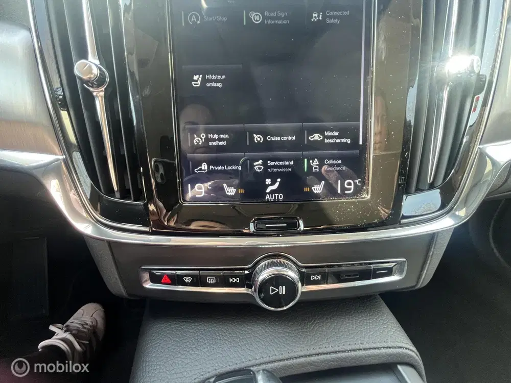 Volvo V90 2.0 T4 Momentum uit 2019, foto 18