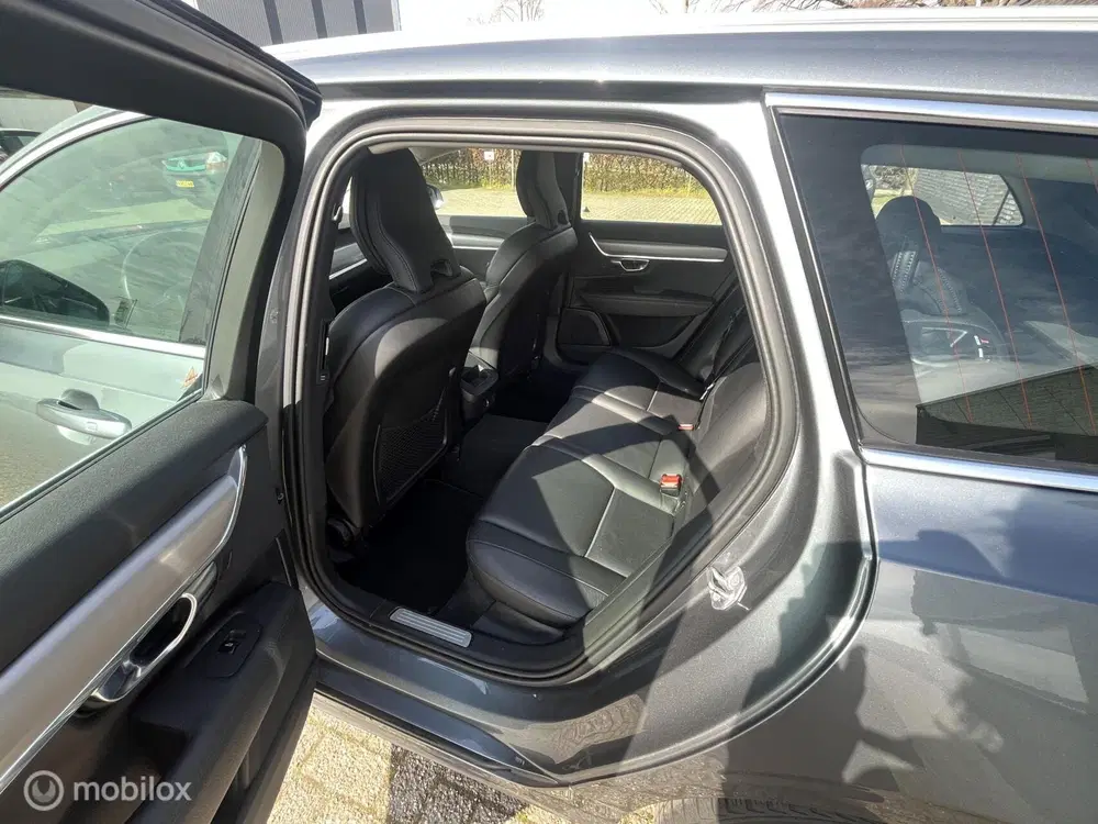 Volvo V90 2.0 T4 Momentum uit 2019, foto 20