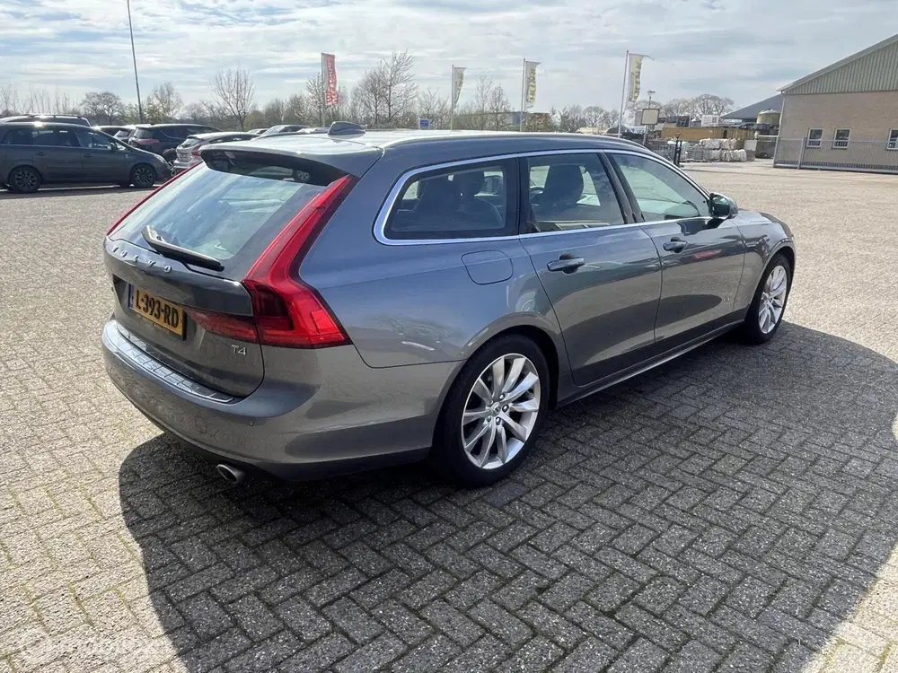 Volvo V90 2.0 T4 Momentum uit 2019, foto 5