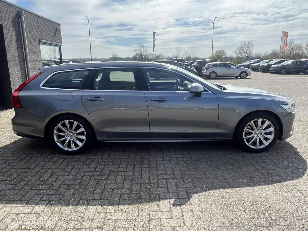 Volvo V90 2.0 T4 Momentum uit 2019, foto 6