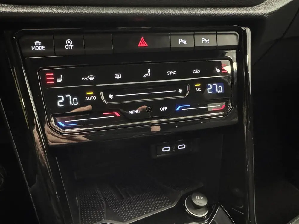 Volkswagen T-Roc 1.5 TSI DSG R-Line Afn.Trekhaak-Navigatie-A uit 2025, foto 8