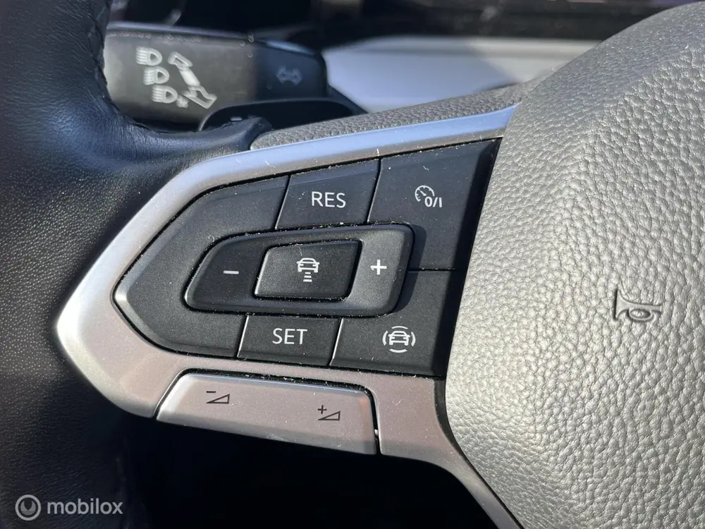 Volkswagen Golf 1.5 eTSI Life Business uit 2022, foto 18