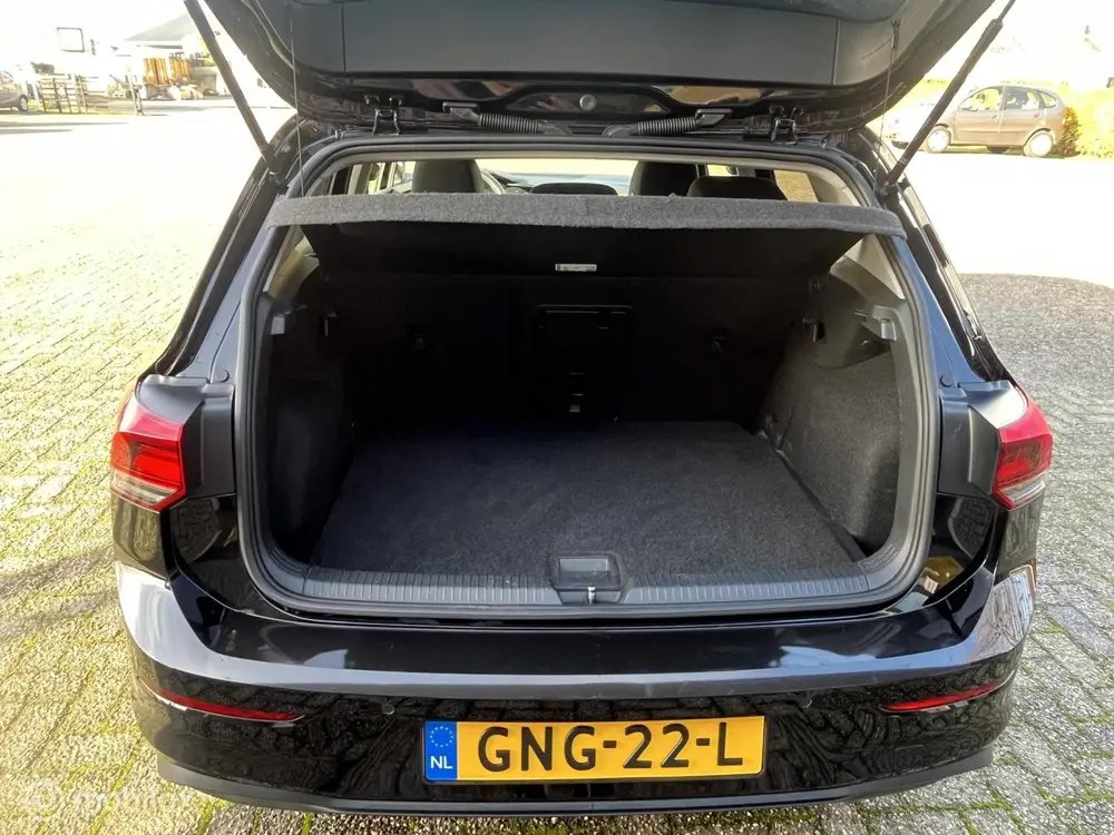 Volkswagen Golf 1.5 eTSI Life Business uit 2022, foto 20