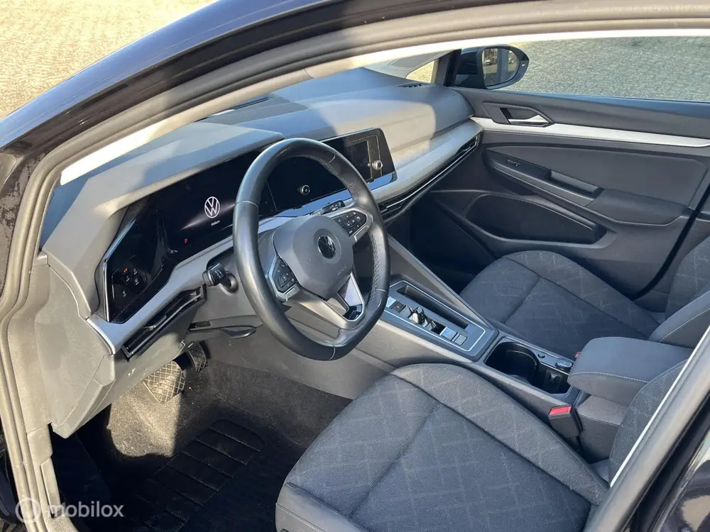 Volkswagen Golf 1.5 eTSI Life Business uit 2022, foto 8