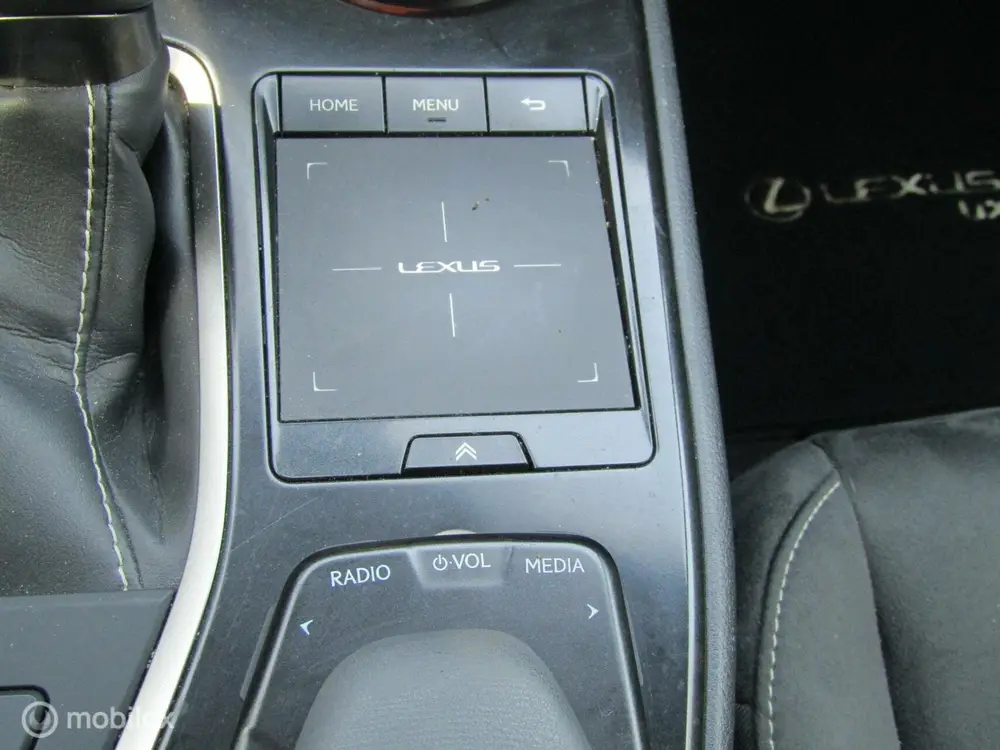 Lexus UX 250h Business Line | Camera, Trekhaak uit 2019, foto 16