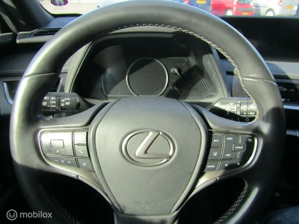 Lexus UX 250h Business Line | Camera, Trekhaak uit 2019, foto 9