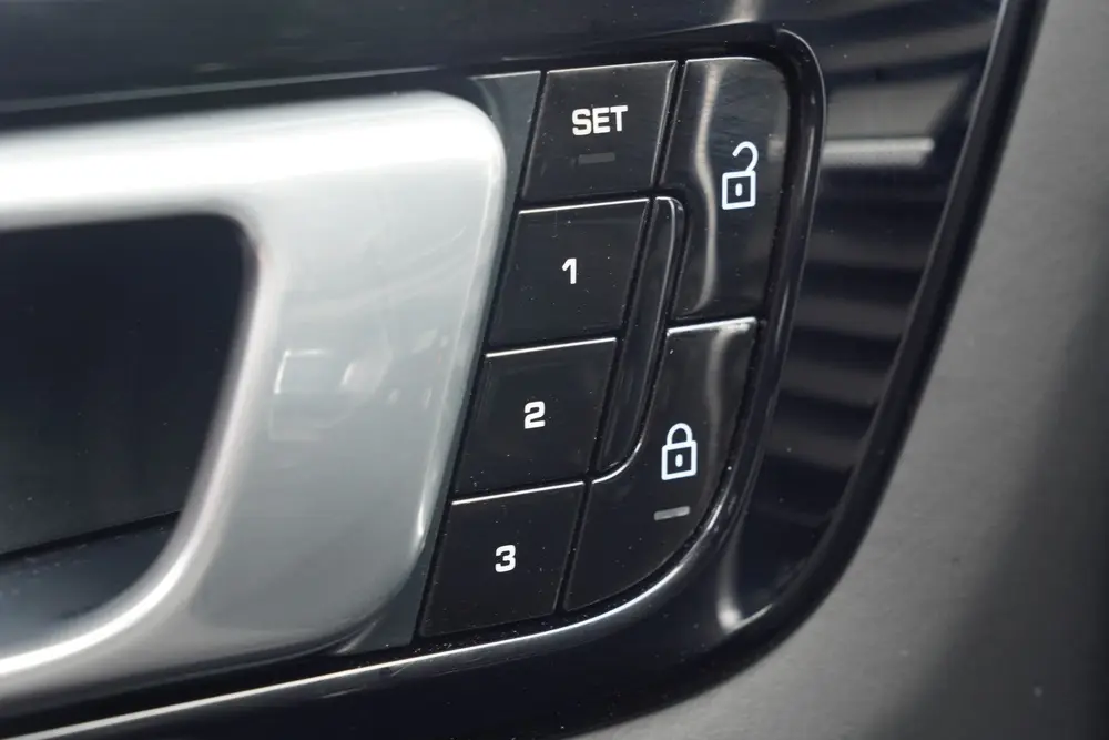 Porsche Cayenne 3.0 E-Hybrid - PANODAK - TREKHAAK - LUCHTVER uit 2019, foto 19