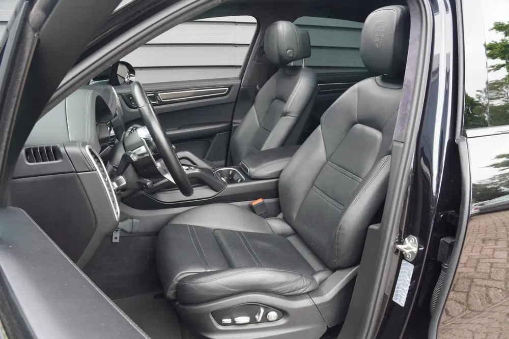 Porsche Cayenne 3.0 E-Hybrid - PANODAK - TREKHAAK - LUCHTVER uit 2019, foto 8