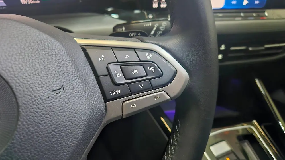 Volkswagen GOLF 1.4 eHybrid Keyless Memory Matrix IQ Massage uit 2022, foto 17
