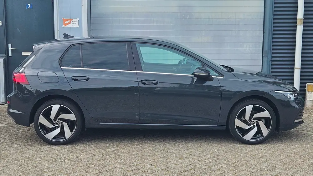 Volkswagen GOLF 1.4 eHybrid Keyless Memory Matrix IQ Massage uit 2022, foto 9