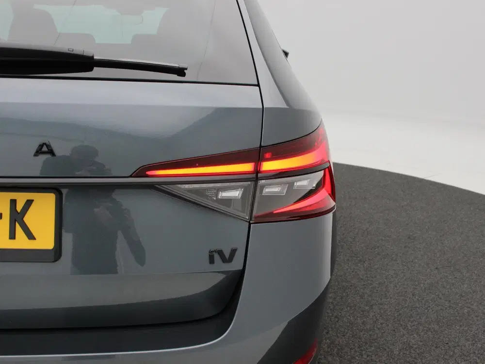 Skoda Superb 1.4 TSi 218 Pk iV Sportline Business uit 2020, foto 16