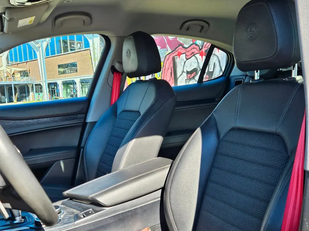 Alfa Romeo Stelvio 2.0 T AWD 280PK / ACC / PANO uit 2019, foto 11