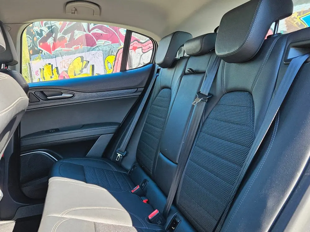 Alfa Romeo Stelvio 2.0 T AWD 280PK / ACC / PANO uit 2019, foto 15