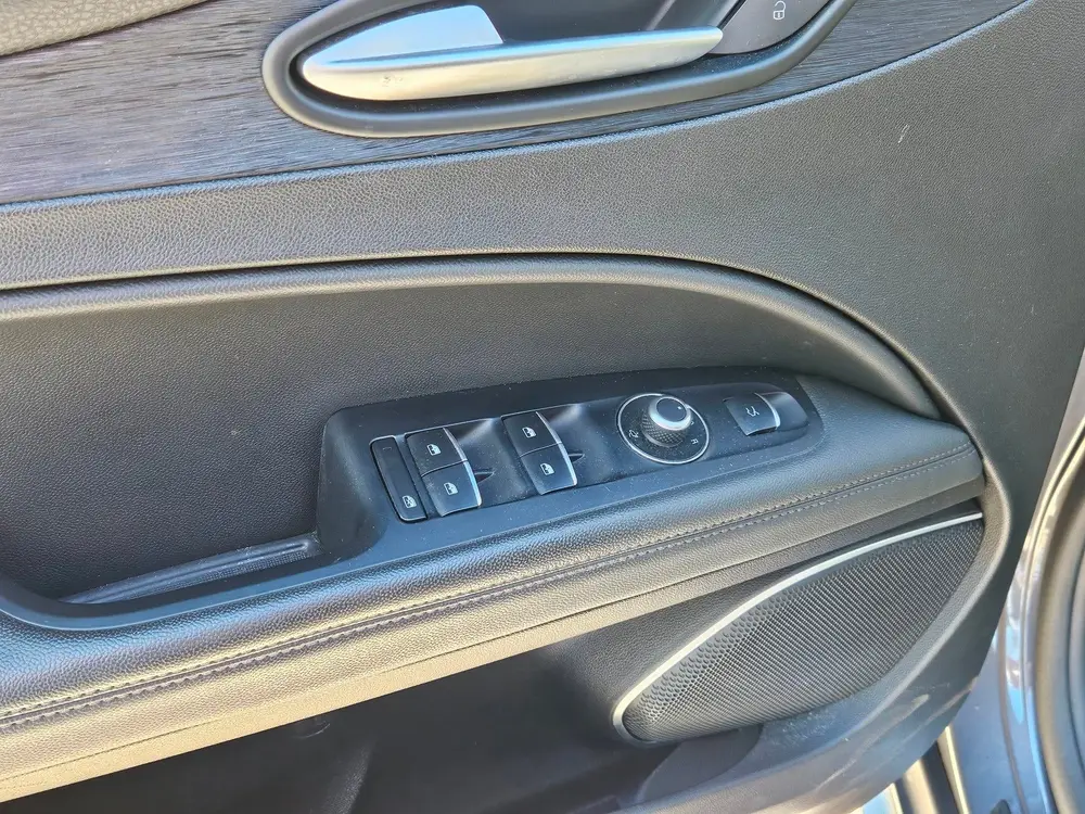 Alfa Romeo Stelvio 2.0 T AWD 280PK / ACC / PANO uit 2019, foto 17