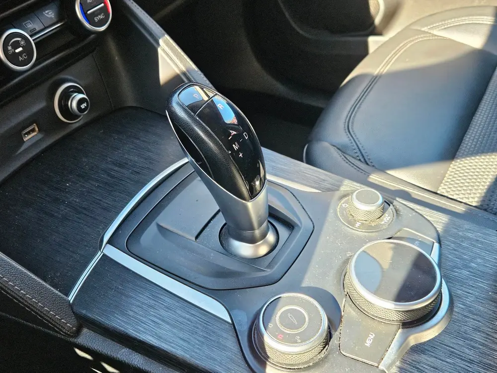 Alfa Romeo Stelvio 2.0 T AWD 280PK / ACC / PANO uit 2019, foto 8