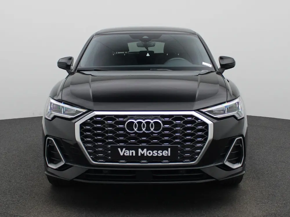Audi Q3 45 TFSI e S Edition 245 PK uit 2023, foto 2
