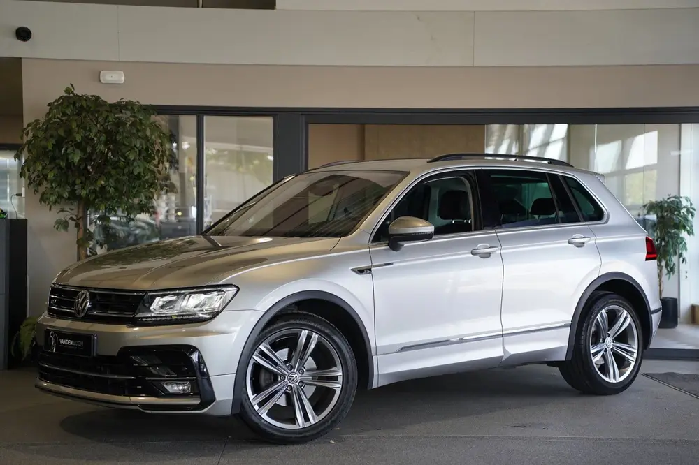 Volkswagen Tiguan 1.5 TSI 150pk DSG R-line Navi Leder PDC uit 2019