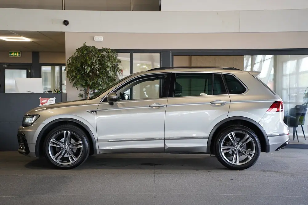 Volkswagen Tiguan 1.5 TSI 150pk DSG R-line Navi Leder PDC uit 2019, foto 11