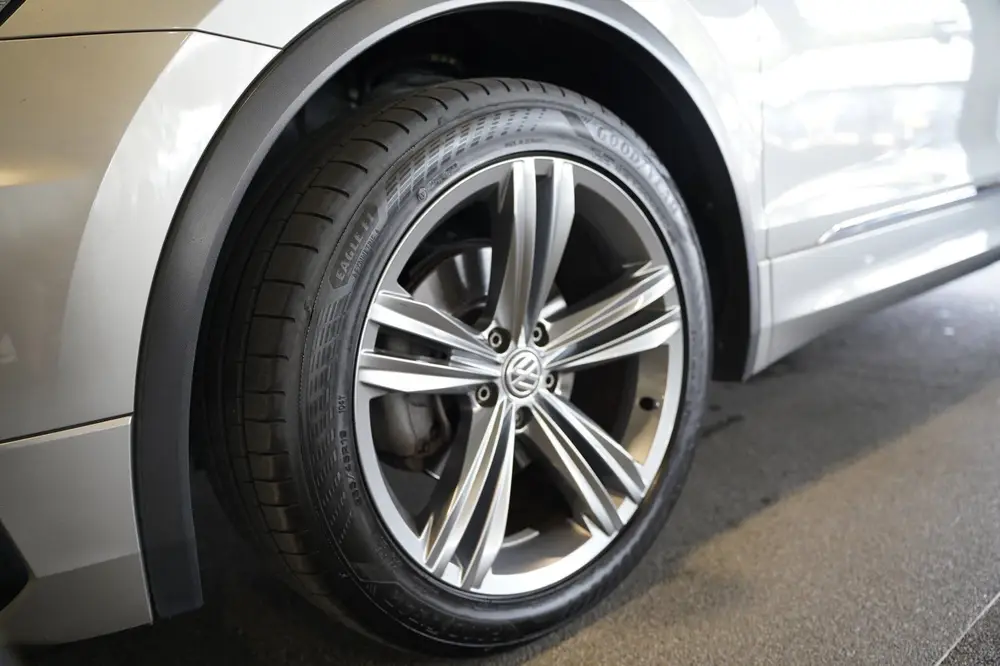 Volkswagen Tiguan 1.5 TSI 150pk DSG R-line Navi Leder PDC uit 2019, foto 13
