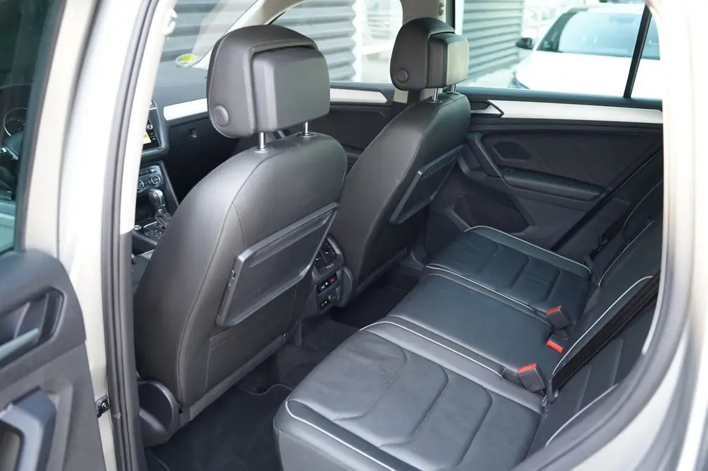 Volkswagen Tiguan 1.5 TSI 150pk DSG R-line Navi Leder PDC uit 2019, foto 15