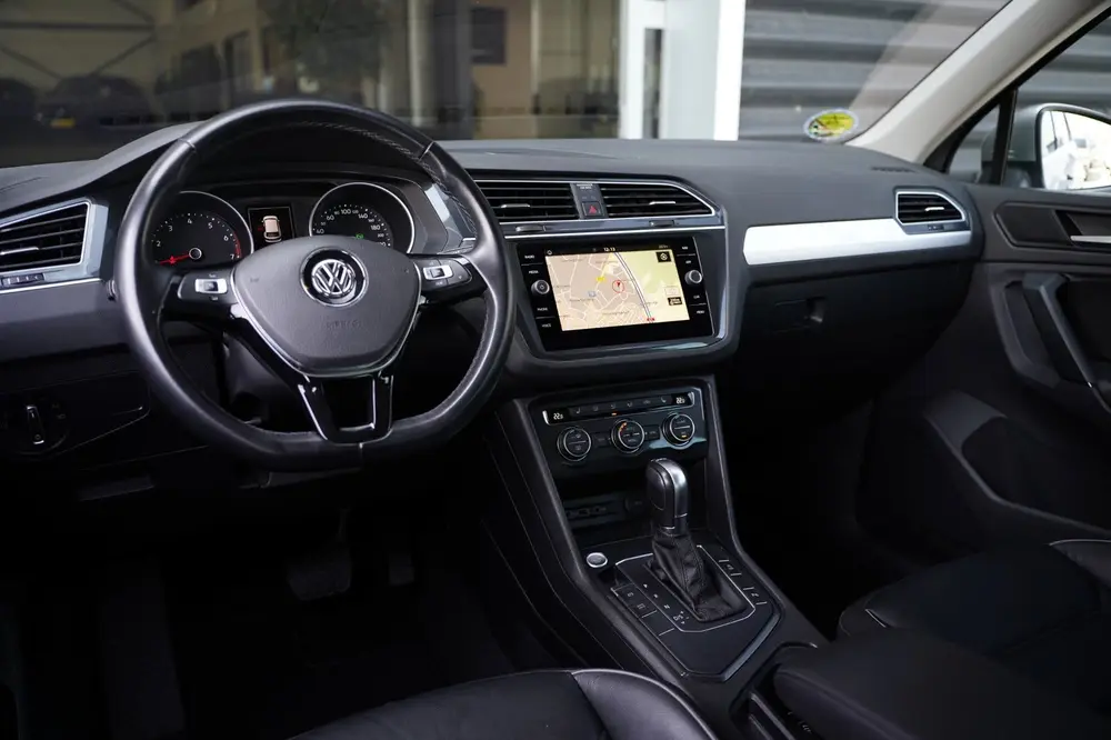 Volkswagen Tiguan 1.5 TSI 150pk DSG R-line Navi Leder PDC uit 2019, foto 17