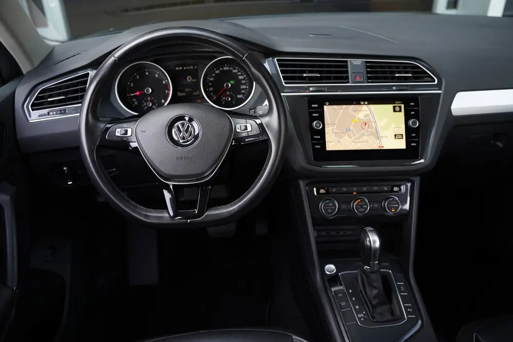 Volkswagen Tiguan 1.5 TSI 150pk DSG R-line Navi Leder PDC uit 2019, foto 19