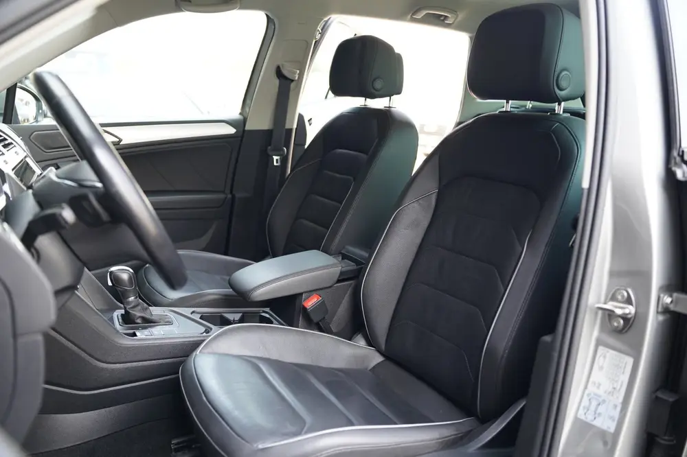 Volkswagen Tiguan 1.5 TSI 150pk DSG R-line Navi Leder PDC uit 2019, foto 4