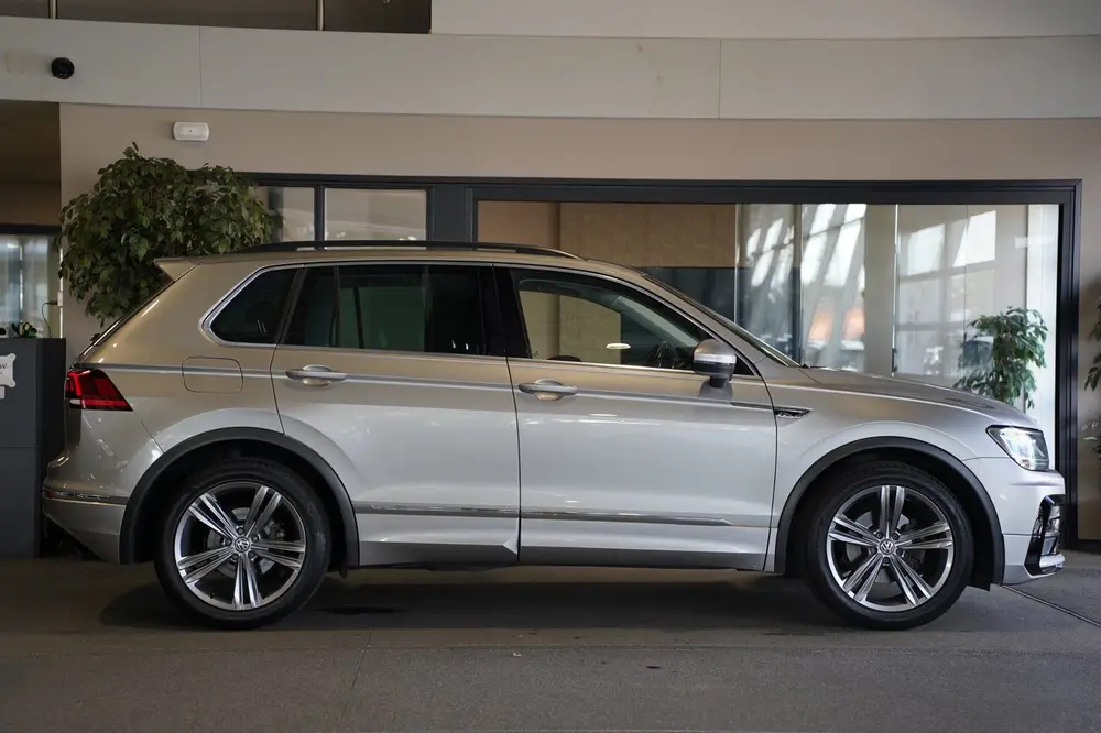 Volkswagen Tiguan 1.5 TSI 150pk DSG R-line Navi Leder PDC uit 2019, foto 6