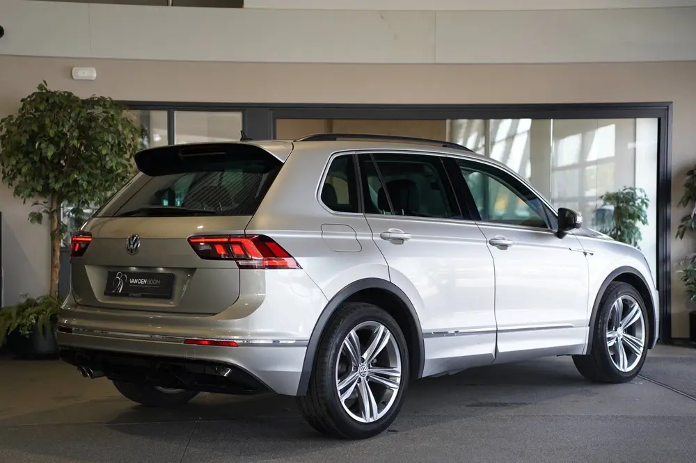 Volkswagen Tiguan 1.5 TSI 150pk DSG R-line Navi Leder PDC uit 2019, foto 9