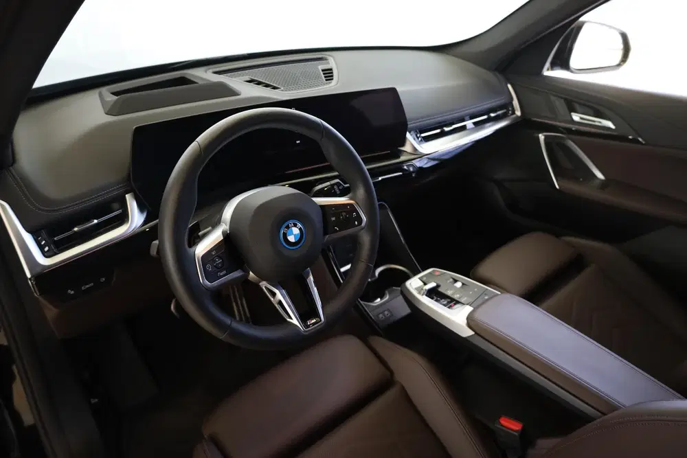 BMW iX1 eDrive20 uit 2025, foto 9