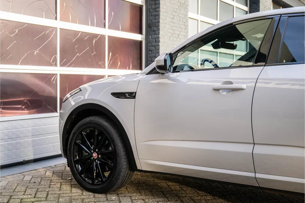 Jaguar E-Pace 1.5 P300e AWD R-Dynamic Black Edition, Meridia uit 2022, foto 11
