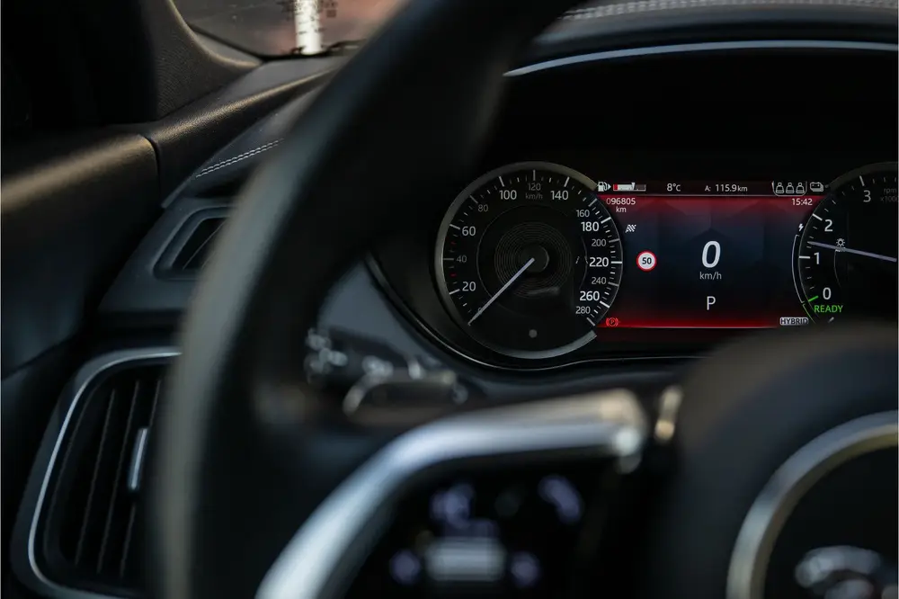 Jaguar E-Pace 1.5 P300e AWD R-Dynamic Black Edition, Meridia uit 2022, foto 12