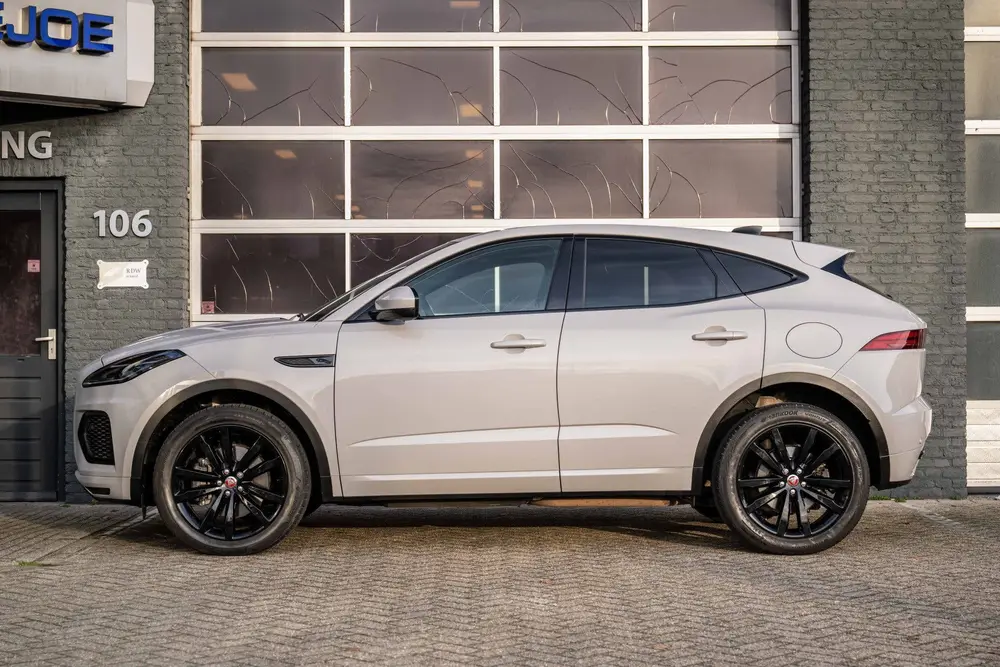 Jaguar E-Pace 1.5 P300e AWD R-Dynamic Black Edition, Meridia uit 2022, foto 2