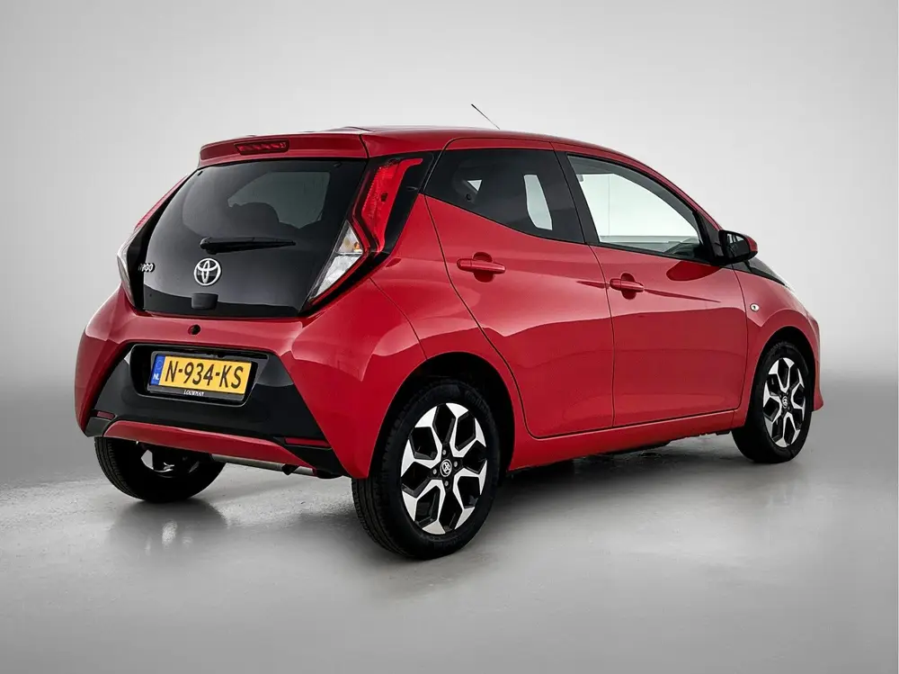 Toyota Aygo 1.0 VVT-i x-joy uit 2022, foto 2