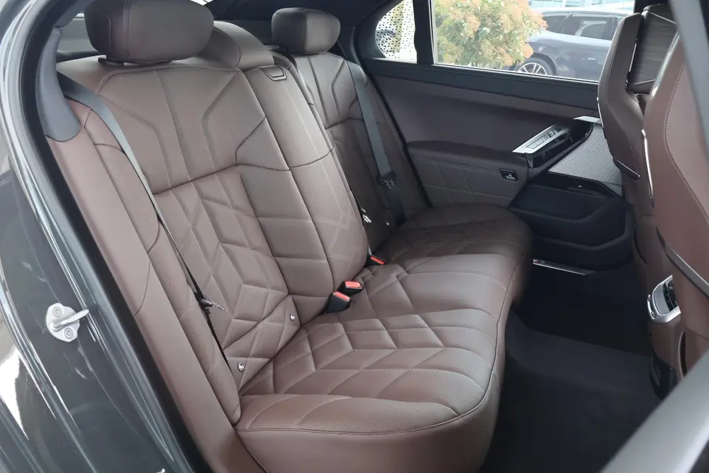 BMW i7 eDrive50 uit 2026, foto 10